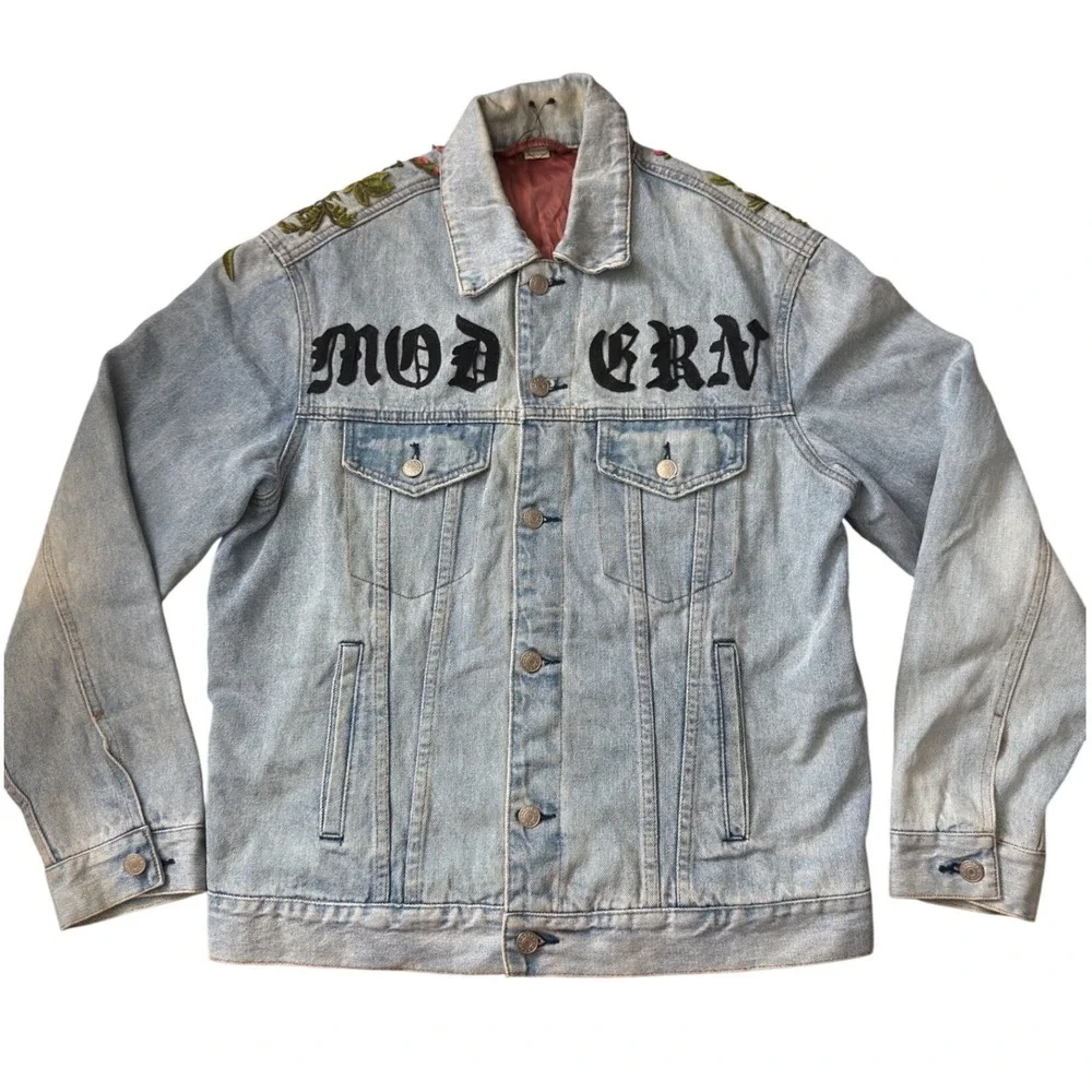 Gucci Modern Embroidered Denim Jacket Light Wash Blue Floral Logo Mens 448384